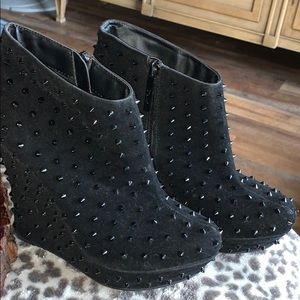 Black wedge spiked shoes